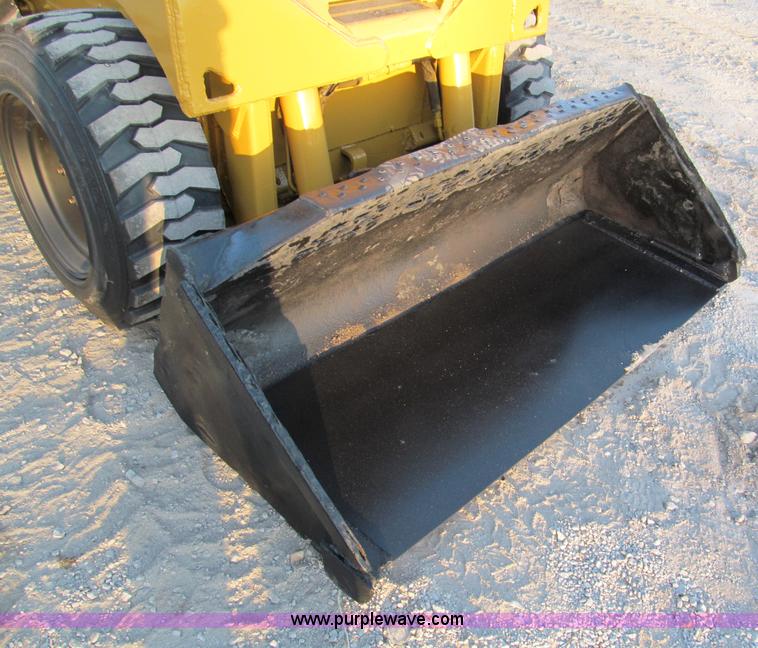 image for item E5840 1998 Mustang 2050 skid steer