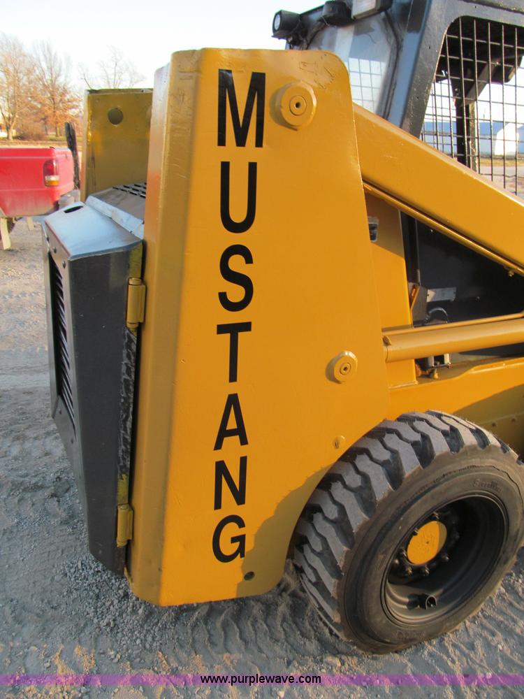 image for item E5840 1998 Mustang 2050 skid steer