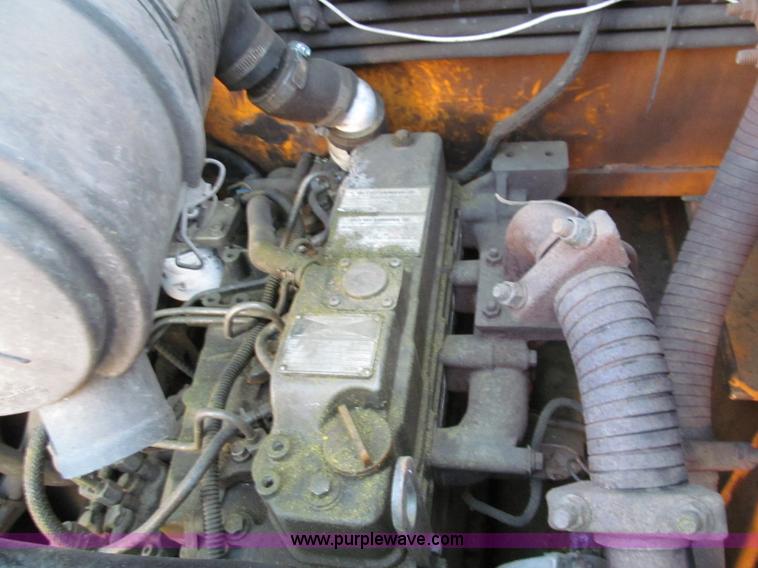 image for item E5840 1998 Mustang 2050 skid steer