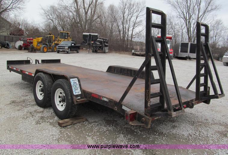 image for item E5852 1999 Buck 20' equipment trailer