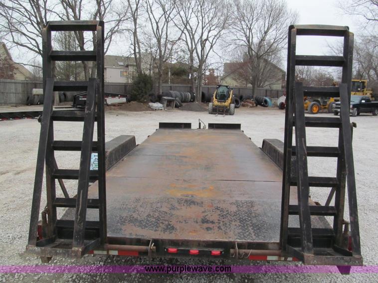 image for item E5852 1999 Buck 20' equipment trailer