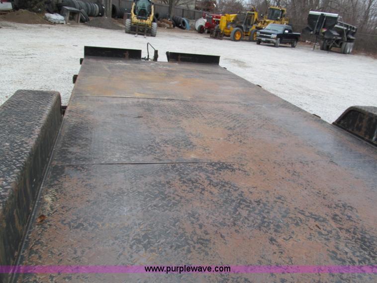 image for item E5852 1999 Buck 20' equipment trailer