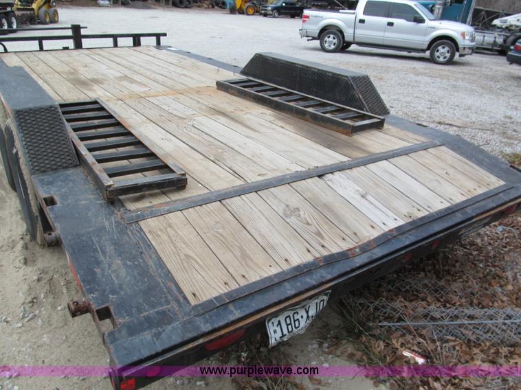 image for item E5853 2009 Long Tarnel 18' equipment trailer