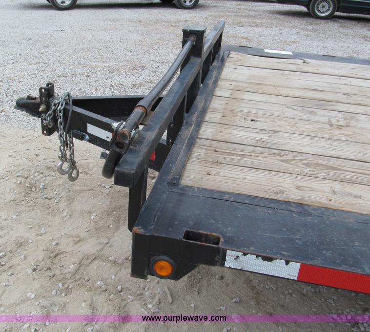 image for item E5853 2009 Long Tarnel 18' equipment trailer