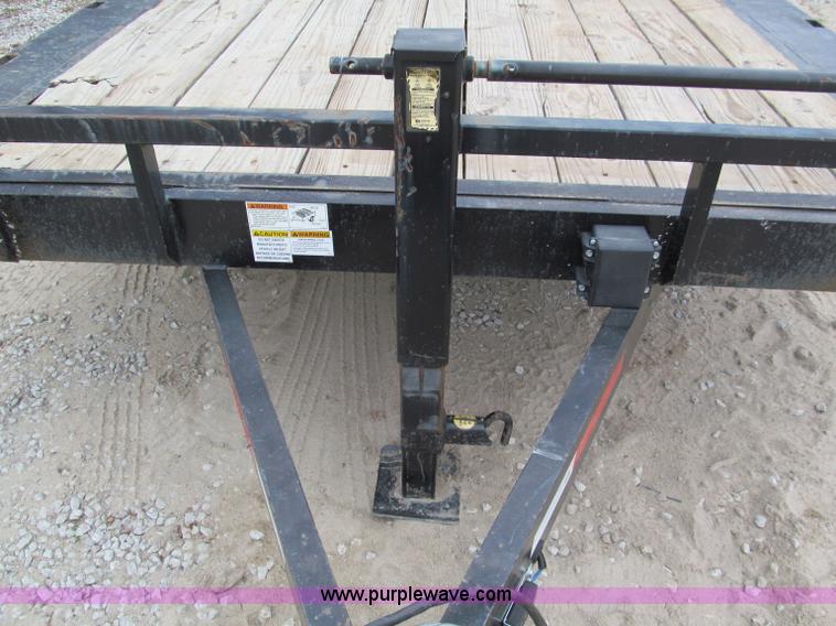 image for item E5853 2009 Long Tarnel 18' equipment trailer