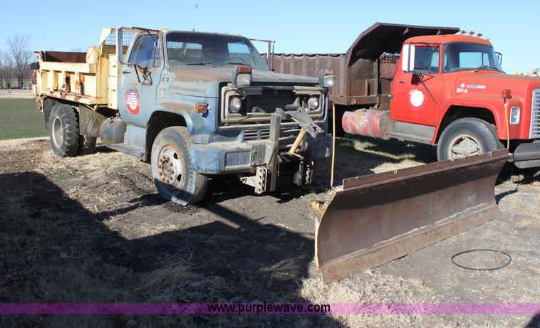 image for item E8242 1976 Chevrolet C65 Custom Deluxe dump truck