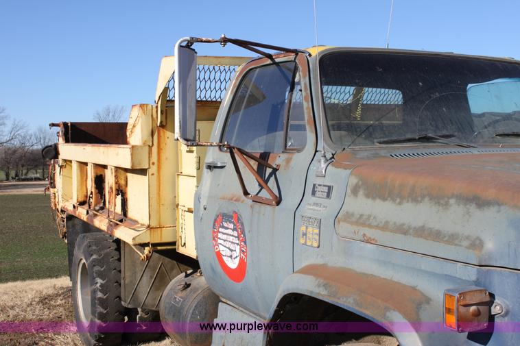 image for item E8242 1976 Chevrolet C65 Custom Deluxe dump truck