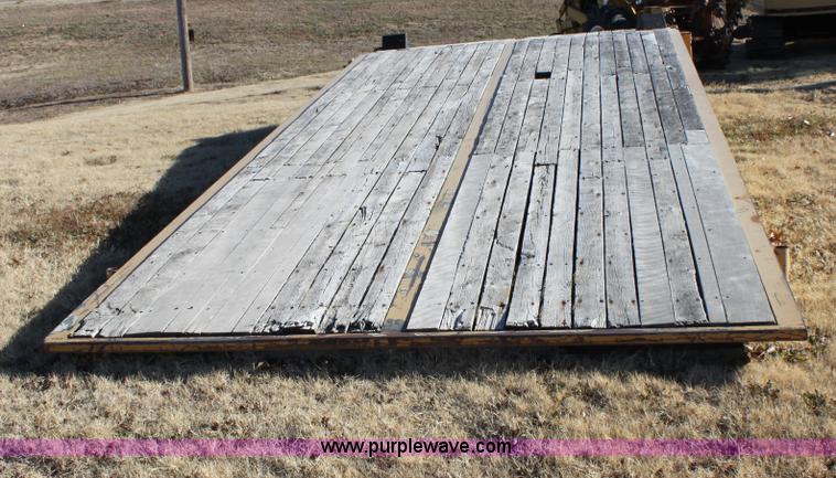 image for item E8246 Portable loading dock