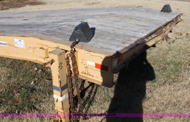 image for item E8246 Portable loading dock