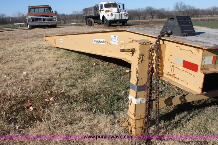 image for item E8246 Portable loading dock