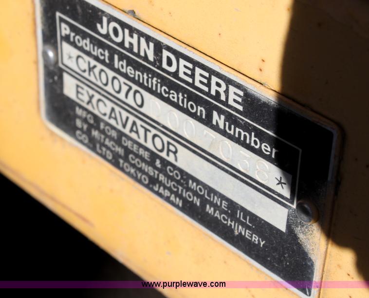 image for item E8248 1987 John Deere 70 excavator