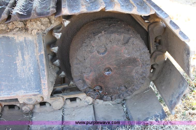 image for item E8248 1987 John Deere 70 excavator