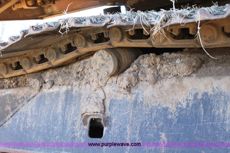 image for item E8248 1987 John Deere 70 excavator