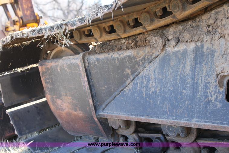 image for item E8248 1987 John Deere 70 excavator