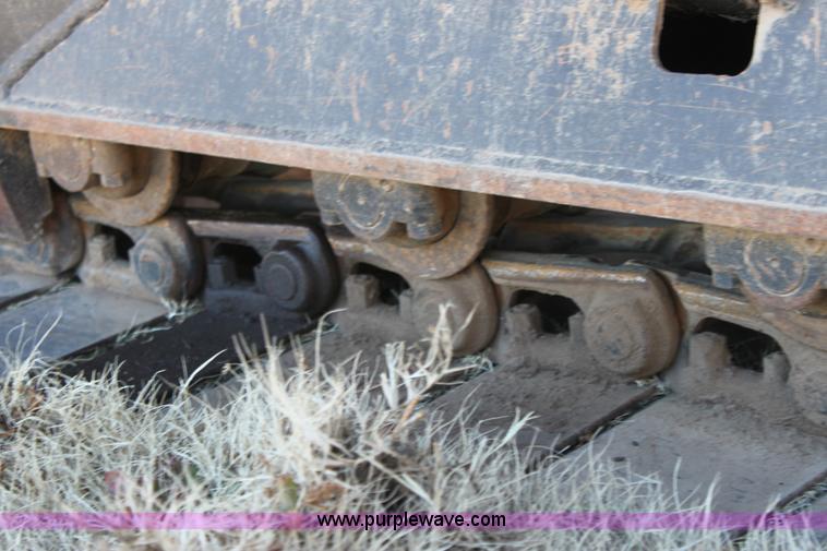 image for item E8248 1987 John Deere 70 excavator