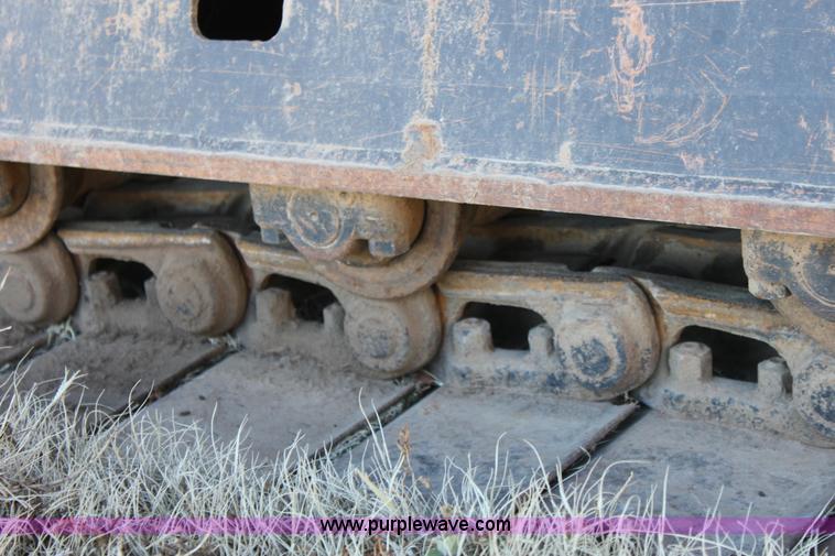 image for item E8248 1987 John Deere 70 excavator