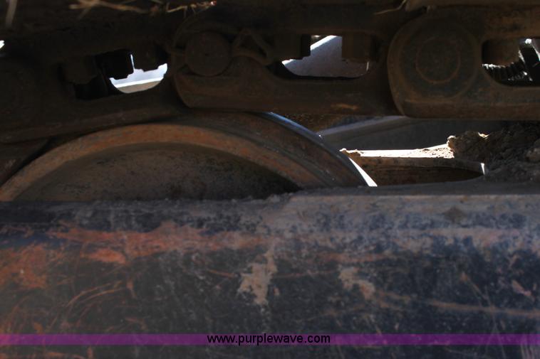 image for item E8248 1987 John Deere 70 excavator