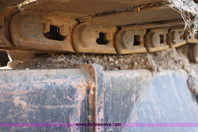 image for item E8248 1987 John Deere 70 excavator