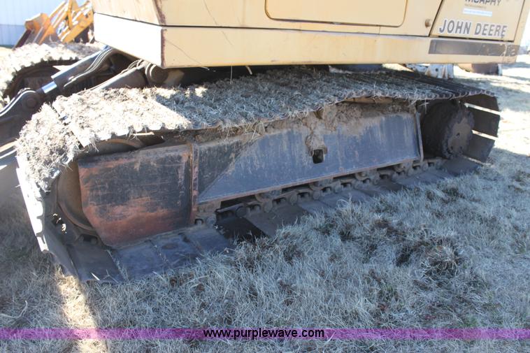 image for item E8248 1987 John Deere 70 excavator