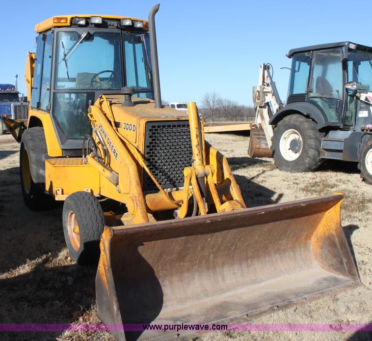 image for item E8250 1991 John Deere 300D backhoe