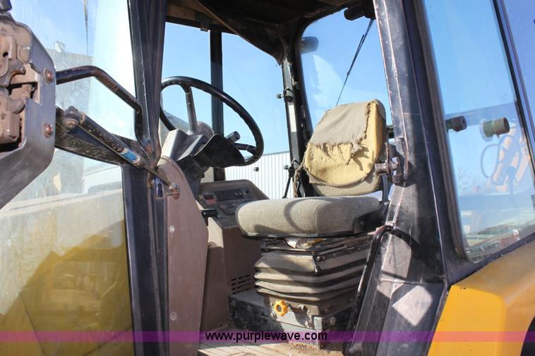 image for item E8250 1991 John Deere 300D backhoe