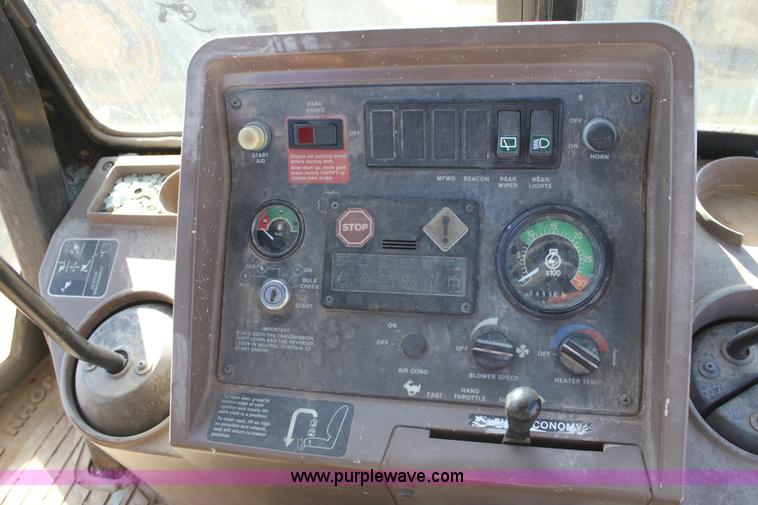 image for item E8250 1991 John Deere 300D backhoe