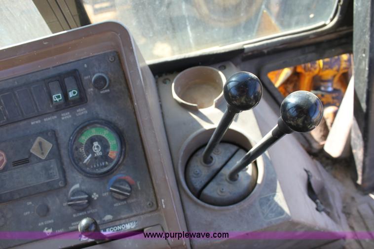 image for item E8250 1991 John Deere 300D backhoe