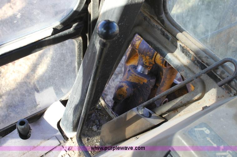 image for item E8250 1991 John Deere 300D backhoe