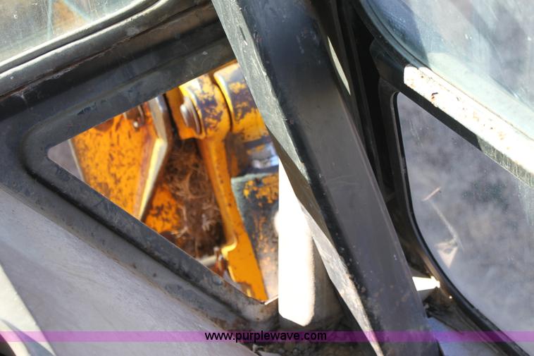 image for item E8250 1991 John Deere 300D backhoe