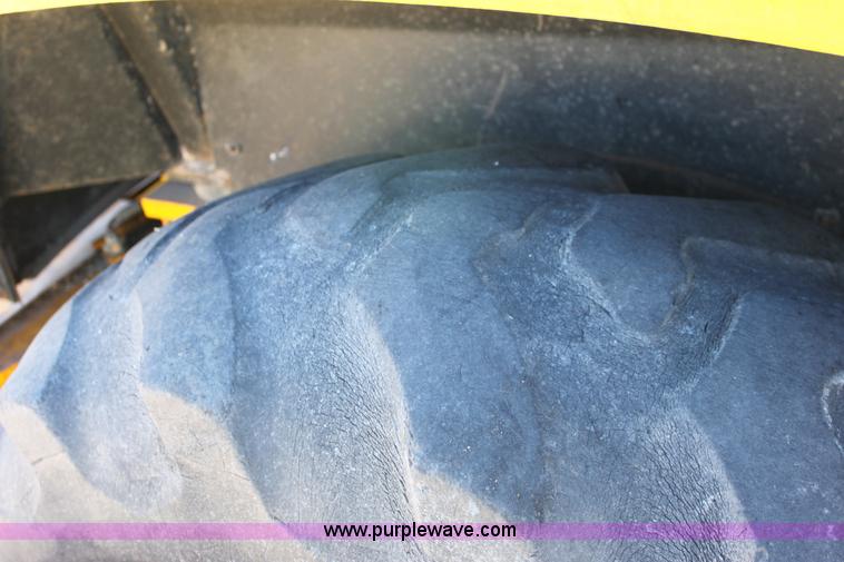 image for item E8250 1991 John Deere 300D backhoe