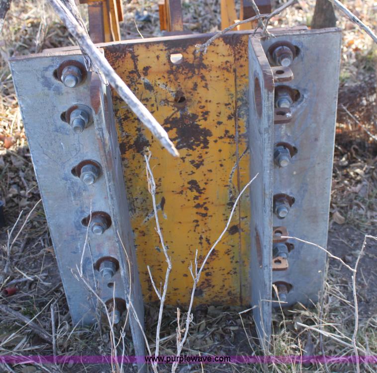 image for item E8252 Excavator ditch roller