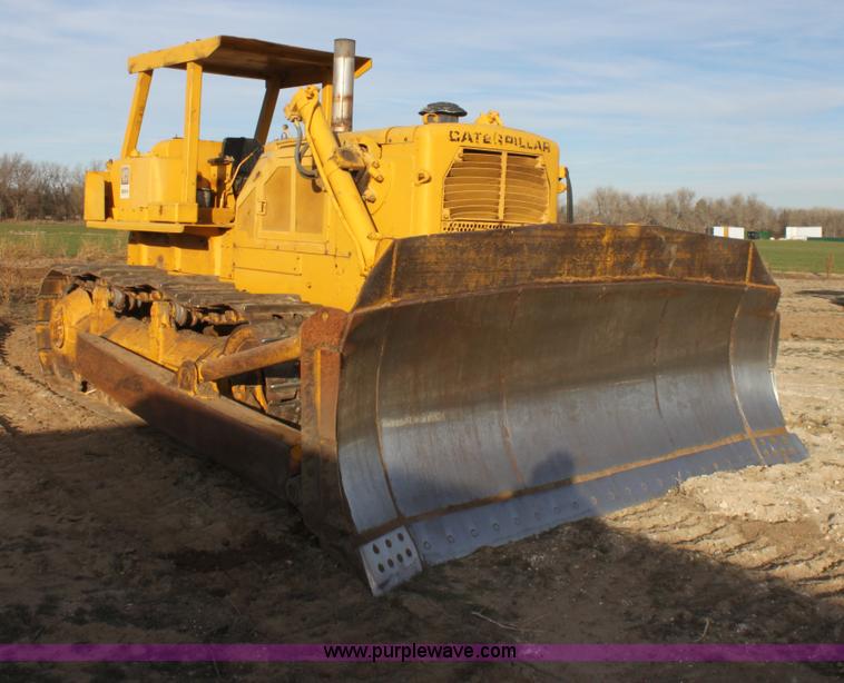 image for item E8258 1968 Caterpillar D8H dozer