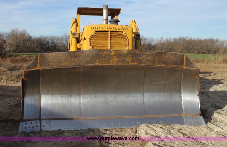 image for item E8258 1968 Caterpillar D8H dozer