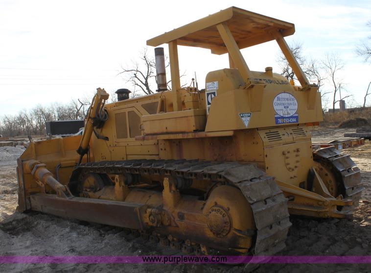 image for item E8258 1968 Caterpillar D8H dozer