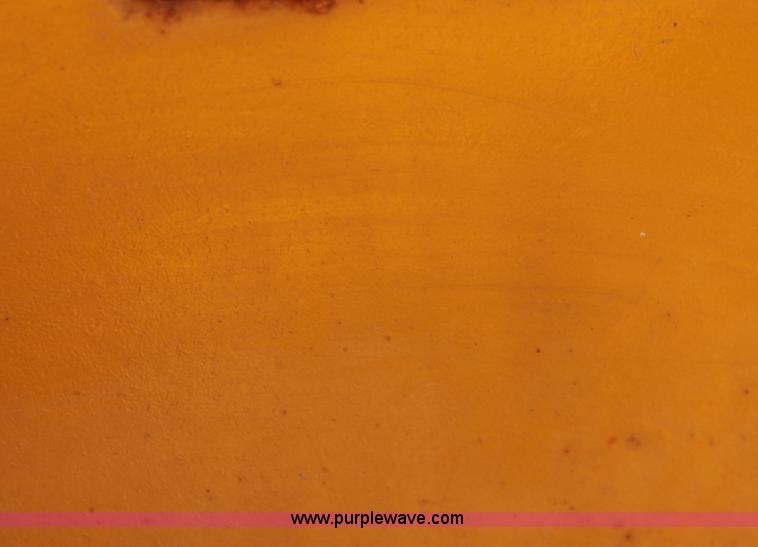 image for item E8258 1968 Caterpillar D8H dozer