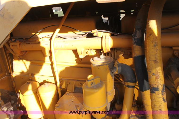 image for item E8258 1968 Caterpillar D8H dozer