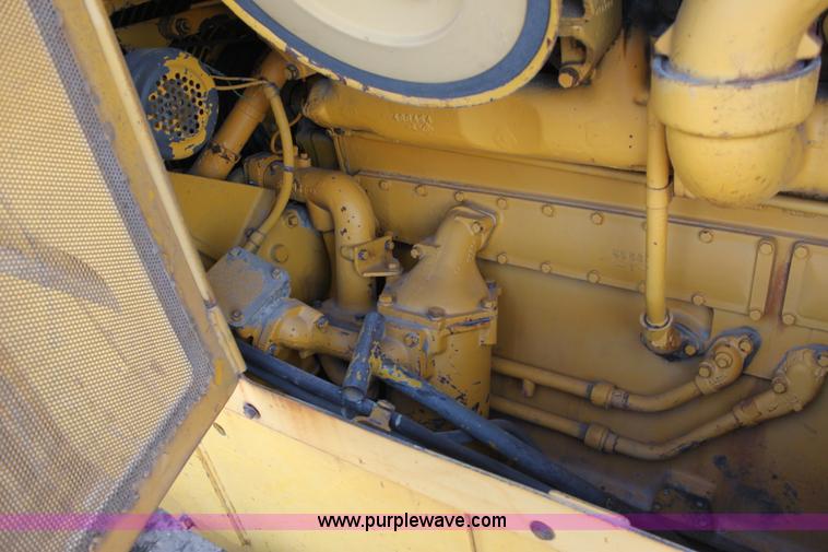 image for item E8258 1968 Caterpillar D8H dozer