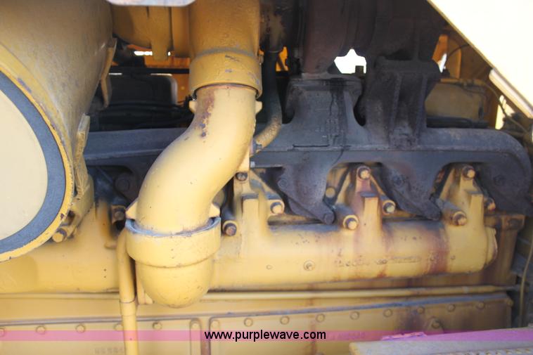 image for item E8258 1968 Caterpillar D8H dozer