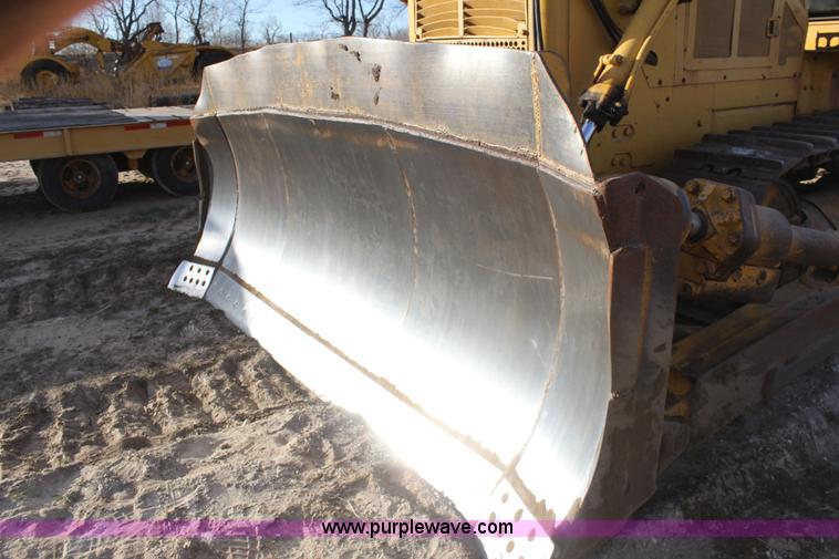 image for item E8258 1968 Caterpillar D8H dozer