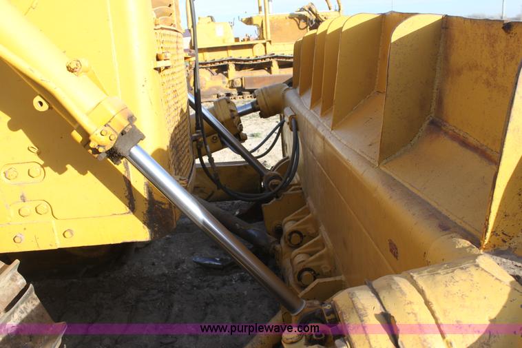 image for item E8258 1968 Caterpillar D8H dozer