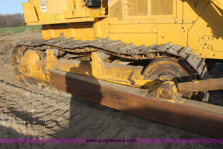 image for item E8258 1968 Caterpillar D8H dozer