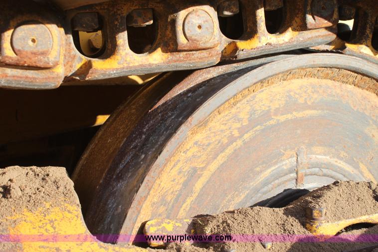 image for item E8258 1968 Caterpillar D8H dozer