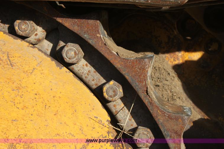 image for item E8258 1968 Caterpillar D8H dozer