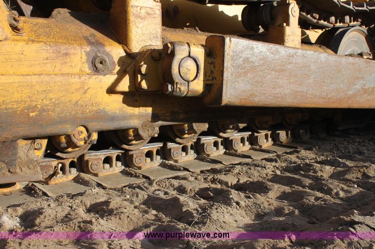 image for item E8258 1968 Caterpillar D8H dozer