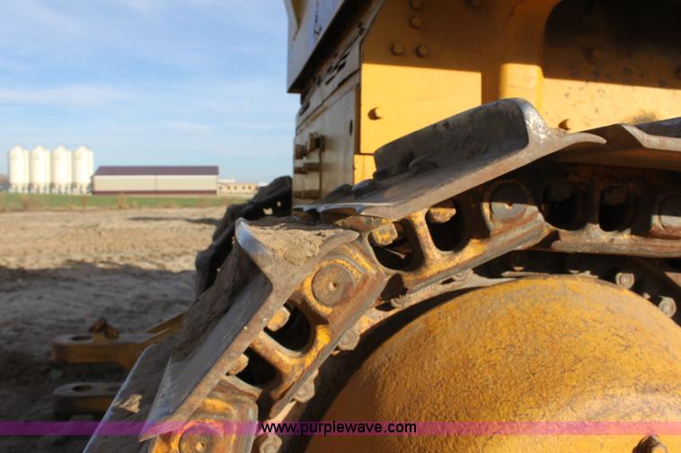 image for item E8258 1968 Caterpillar D8H dozer
