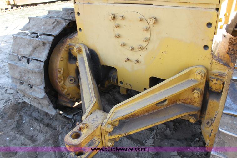 image for item E8258 1968 Caterpillar D8H dozer