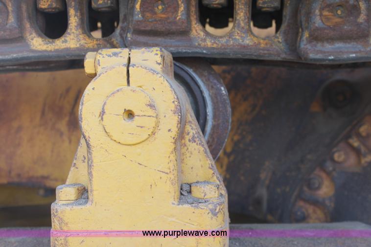 image for item E8258 1968 Caterpillar D8H dozer