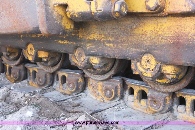 image for item E8258 1968 Caterpillar D8H dozer
