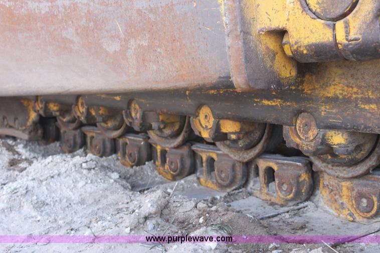 image for item E8258 1968 Caterpillar D8H dozer