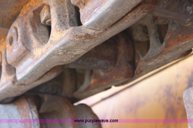 image for item E8258 1968 Caterpillar D8H dozer